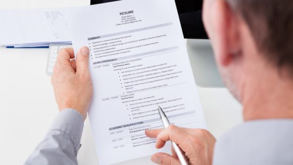 ¿Cómo hacer una hoja de vida profesional?