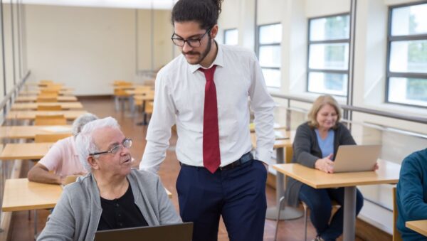 Cursos SEPE gratis para mayores de 45 años 2026